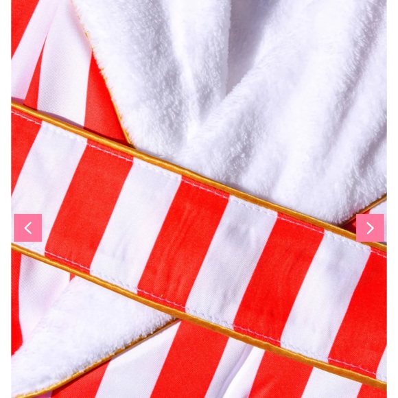 TRULY Limited Edition Holiday Robe - Picture 5 of 5
